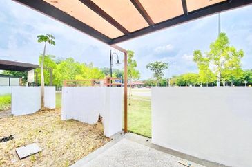 Renovated 2.5-Storey Hyperlink House, Duta Villa @ Presint 14, Putrajaya