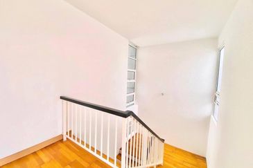 Renovated 2.5-Storey Hyperlink House, Duta Villa @ Presint 14, Putrajaya