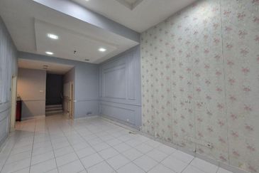 Renovated 22x75 Two Storey Terrace (Avani) @ Jalan Rodat Bandar Bukit Raja Klang