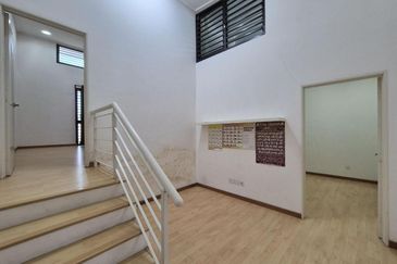 Renovated 22x75 Two Storey Terrace (Avani) @ Jalan Rodat Bandar Bukit Raja Klang