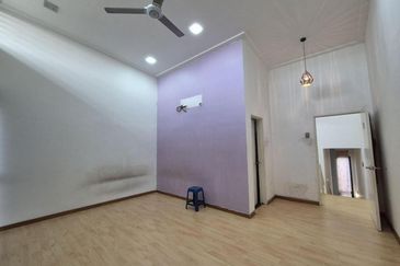 Renovated 22x75 Two Storey Terrace (Avani) @ Jalan Rodat Bandar Bukit Raja Klang