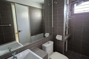 Renovated 22x75 Two Storey Terrace (Avani) @ Jalan Rodat Bandar Bukit Raja Klang