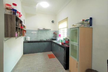 End Lot Double Storey Terrace Kelana Idaman, Petaling Jaya (Near LRT Ara Damansara)
