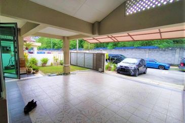 End Lot Double Storey Terrace Kelana Idaman, Petaling Jaya (Near LRT Ara Damansara)