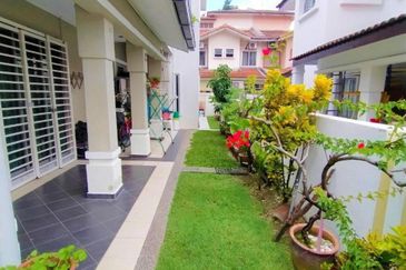End Lot Double Storey Terrace Kelana Idaman, Petaling Jaya (Near LRT Ara Damansara)
