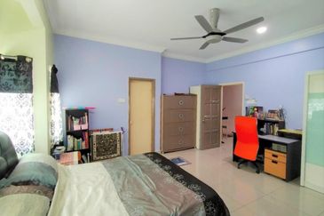 End Lot Double Storey Terrace Kelana Idaman, Petaling Jaya (Near LRT Ara Damansara)