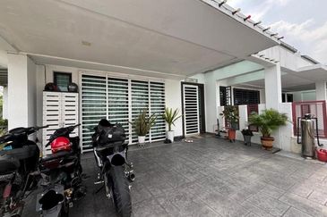 Renovated Double Storey Corner Lot @ Bandar Bukit Raja Klang