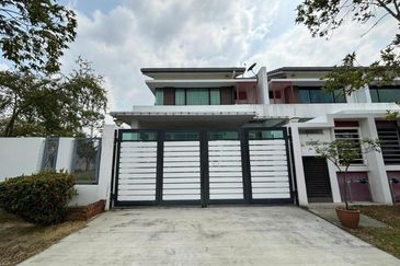 Renovated Double Storey Corner Lot @ Bandar Bukit Raja Klang