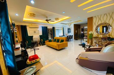 Semi-D Double Storey Corner Lot @ Jalan Aman Perdana Bukit Raja Klang