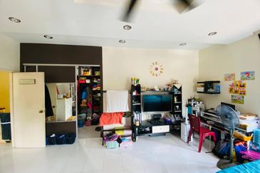 Semi-D Double Storey Corner Lot @ Jalan Aman Perdana Bukit Raja Klang