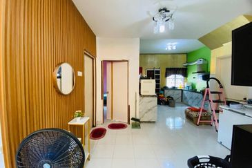 Semi-D Double Storey Corner Lot @ Jalan Aman Perdana Bukit Raja Klang