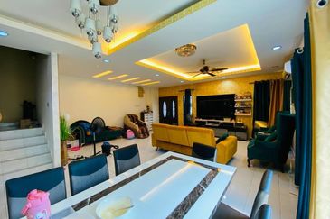 Semi-D Double Storey Corner Lot @ Jalan Aman Perdana Bukit Raja Klang