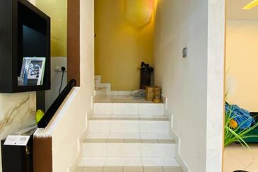 Semi-D Double Storey Corner Lot @ Jalan Aman Perdana Bukit Raja Klang