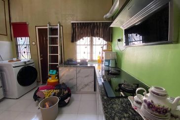Semi-D Double Storey Corner Lot @ Jalan Aman Perdana Bukit Raja Klang