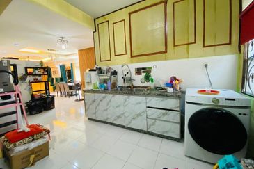 Semi-D Double Storey Corner Lot @ Jalan Aman Perdana Bukit Raja Klang