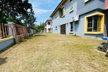 Semi-D Double Storey Corner Lot @ Jalan Aman Perdana Bukit Raja Klang
