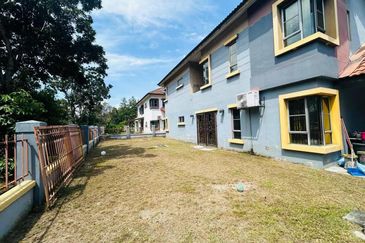 Semi-D Double Storey Corner Lot @ Jalan Aman Perdana Bukit Raja Klang