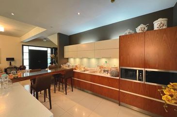 Duta Tropika 3-Storey Bungalow @ Solaris Dutamas, Kuala Lumpur