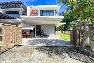 Double Storey Corner Lot @ Elmina West, U16, Shah Alam