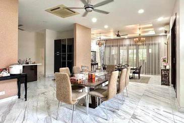 Freehold 2 Storey Bungalow with Huge Parking @ Ara Damansara, Petaling Jaya