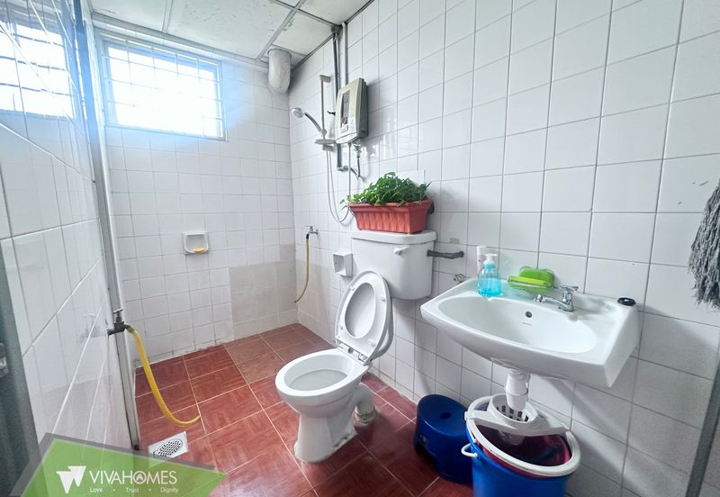 Renovated 3 Storey Link Factory for Sale 