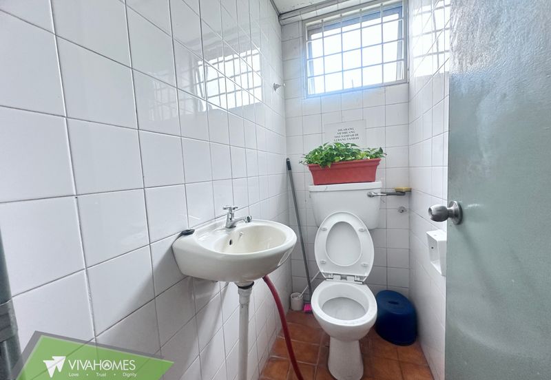 Renovated 3 Storey Link Factory for Sale 