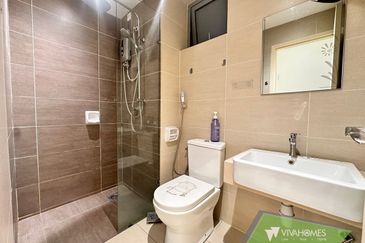 Gravit8 @ Klang South