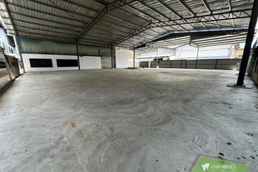 Kampung Padang Jawa Warehouse for Rent