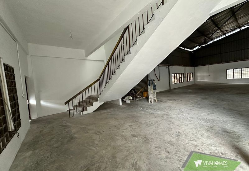 Kampung Padang Jawa Warehouse for Rent