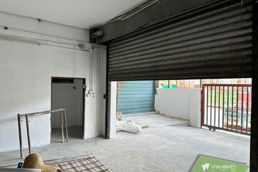 Kampung Padang Jawa Warehouse for Rent