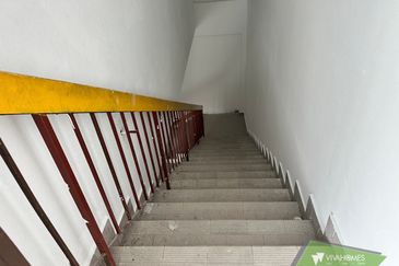 Kampung Padang Jawa Warehouse for Rent