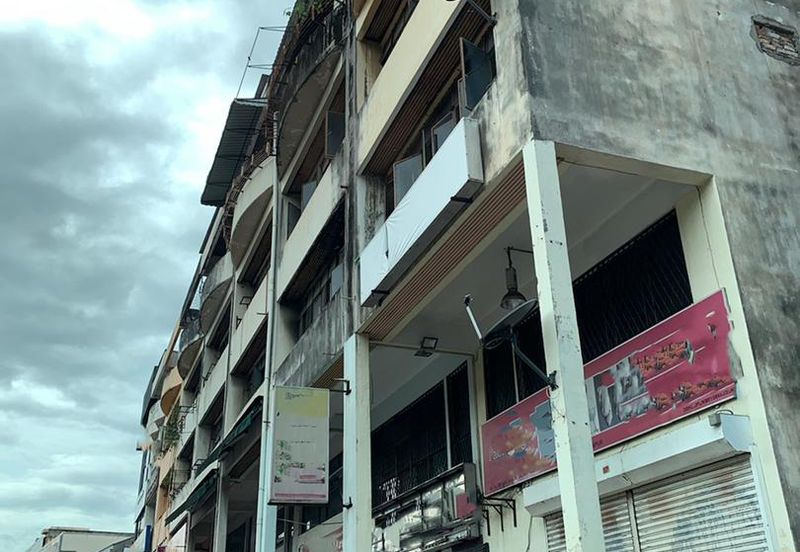 Facing Main Road, Strategic Location