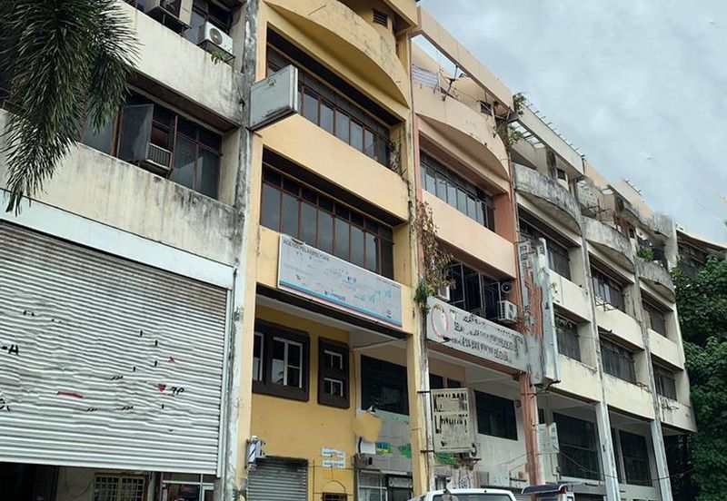 Facing Main Road, Strategic Location