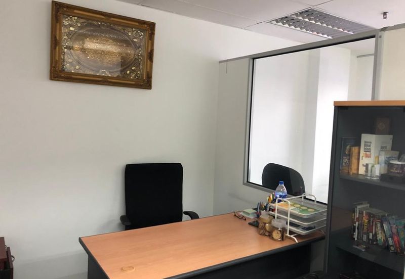 Leisure Commerce Square