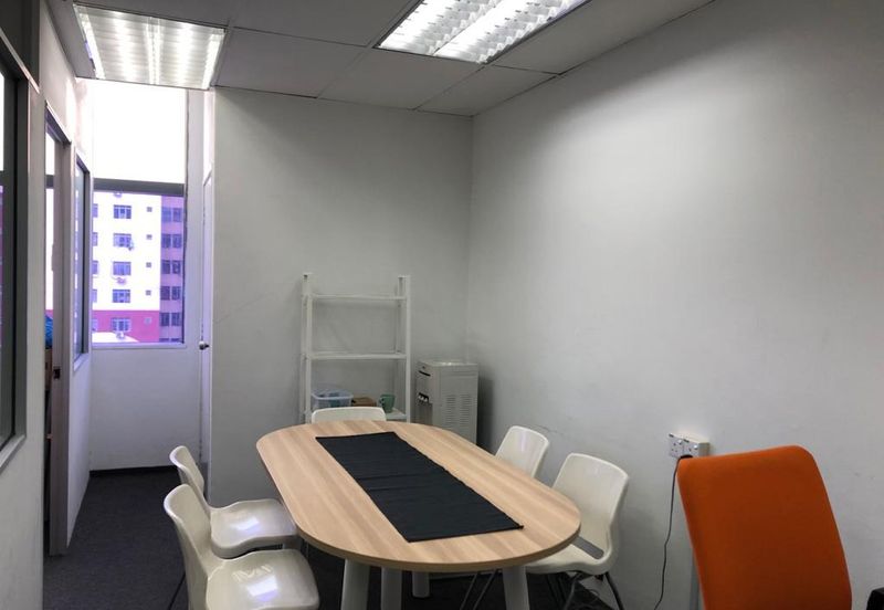 Leisure Commerce Square