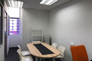 Leisure Commerce Square