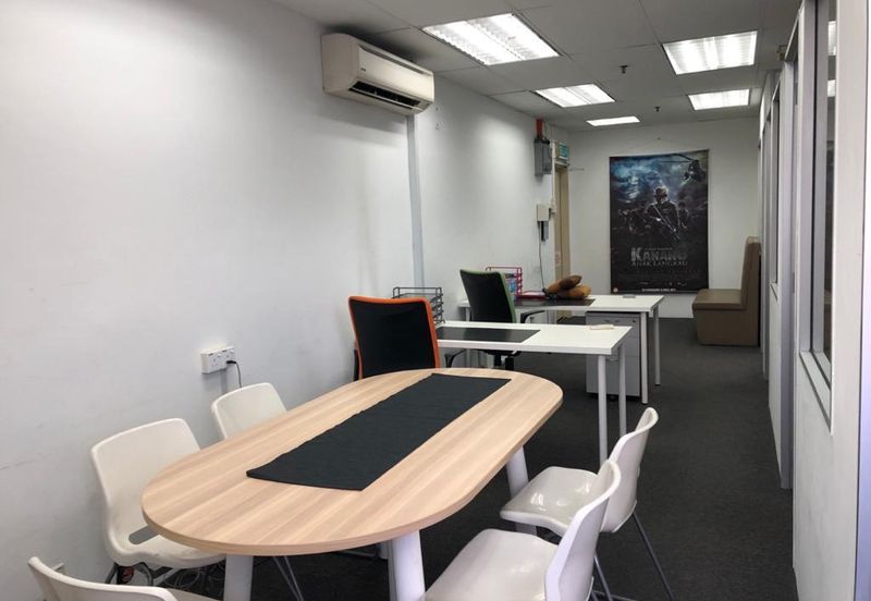 Leisure Commerce Square