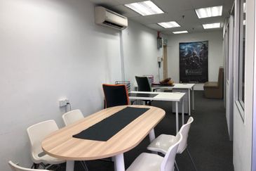 Leisure Commerce Square