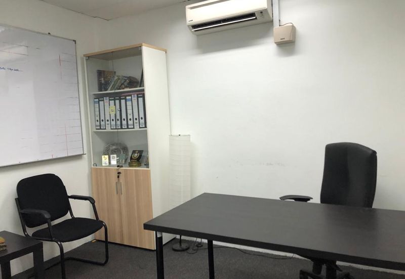 Leisure Commerce Square