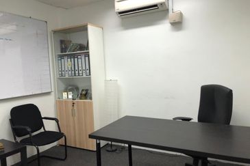 Leisure Commerce Square