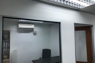 Leisure Commerce Square