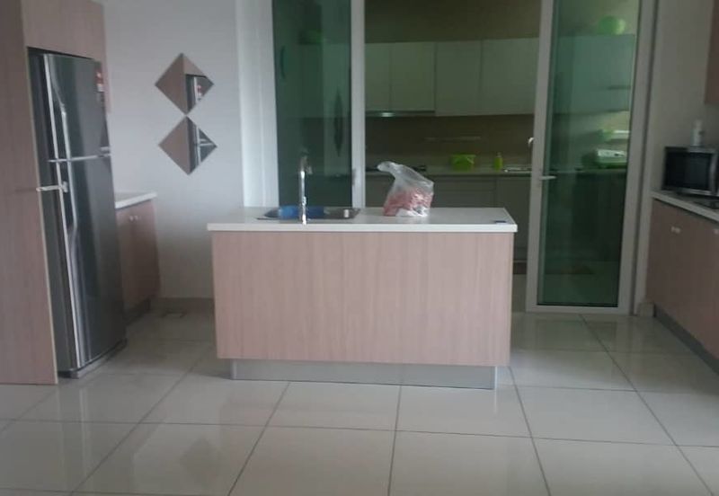 Royal Regent Sri Putramas III