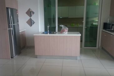 Royal Regent Sri Putramas III