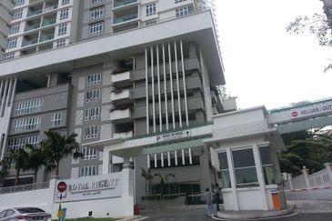 Royal Regent Sri Putramas III