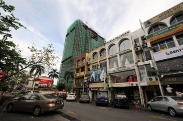 Subang Jaya 3 Storey Corner Shop