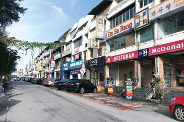 Subang Jaya 3 Storey Corner Shop