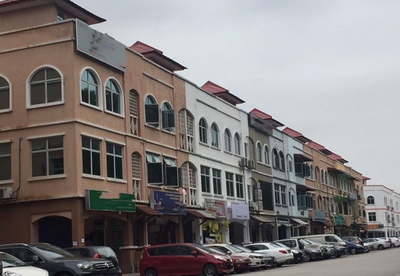 Puchong Bandar Puteri 3 Storey Corner Shop