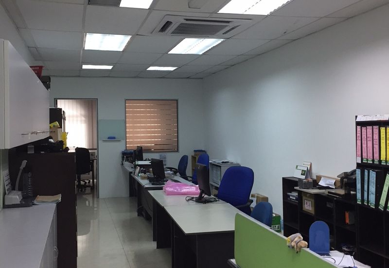 Puchong Bandar Puteri 3 Storey Corner Shop