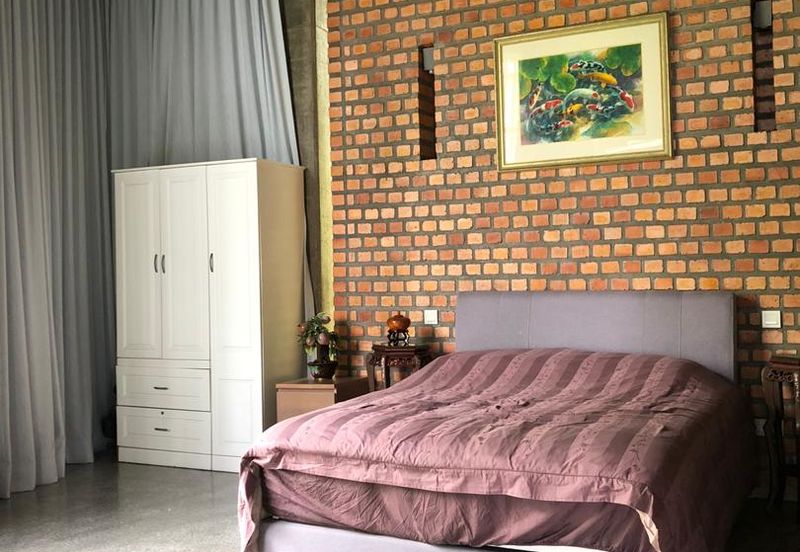 Freehold Bungalow, Gated and Guarded