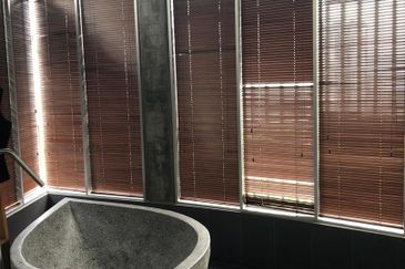 Freehold Bungalow, Gated and Guarded